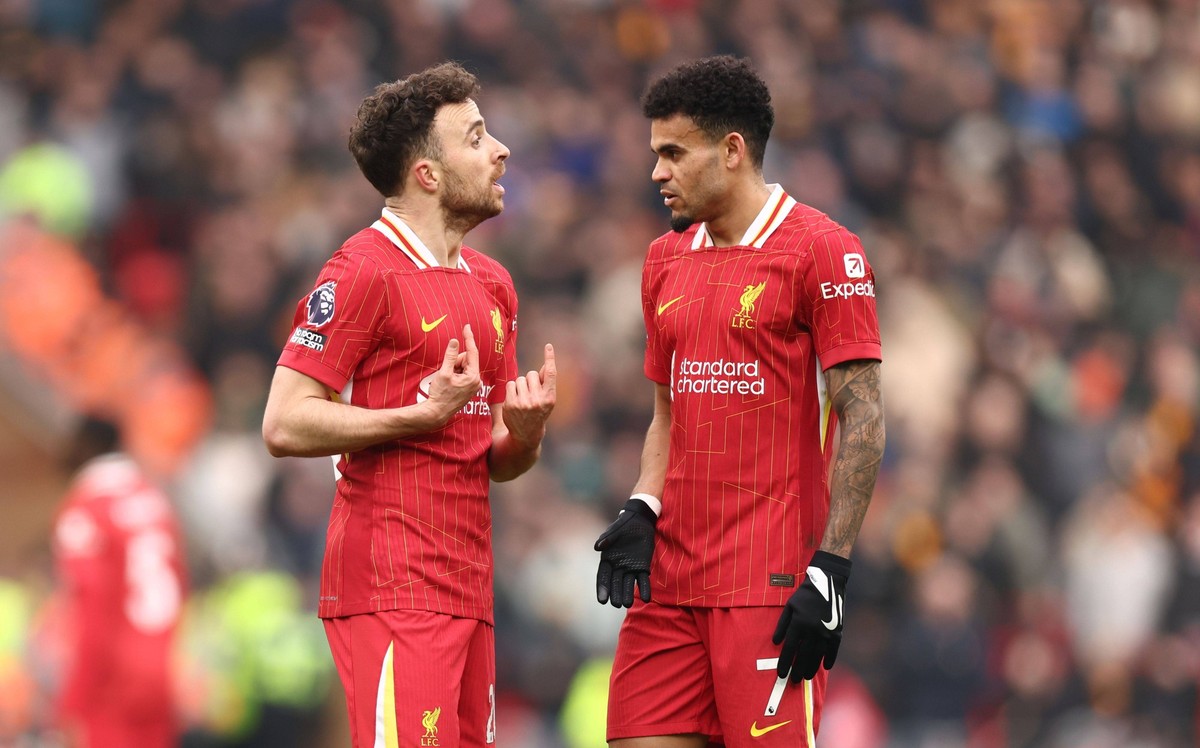 Diogo Jota of Liverpool talks to Luis Diaz of Liverpool Liverpool v Wolverhampton Wanderers, Premier League, Football, Anfield, Liverpool, UK - 16 Feb 2025 EDITORIAL USE ONLY No use with unauthorised  ...