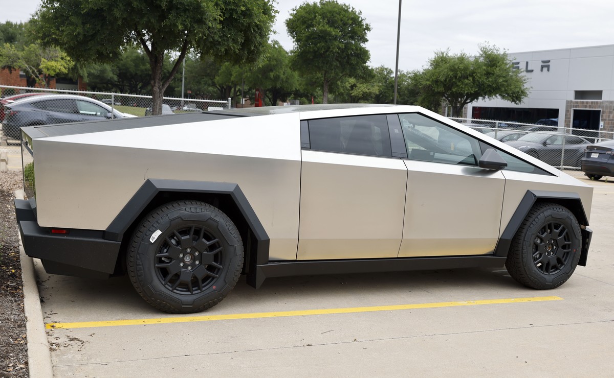 epa11289314 A general view of a Cybertruck parked in a parking lot in Austin, Texas, USA, 19 April 2024. Tesla has recalled all 3,878 of their Cybertrucks due to a faulty accelerator pedal which can b ...