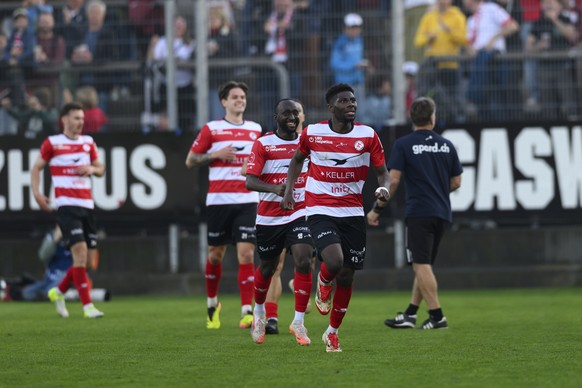 Alexandre Jankewitz (FCW), rechts freut sich ueber das Tor zum 1:0, im Fussball Meisterschaftsspiel der Swiss Super League zwischen Winterthur, FCW, und dem FC Lausanne-Sport im Stadion Schuetzenwiese ...