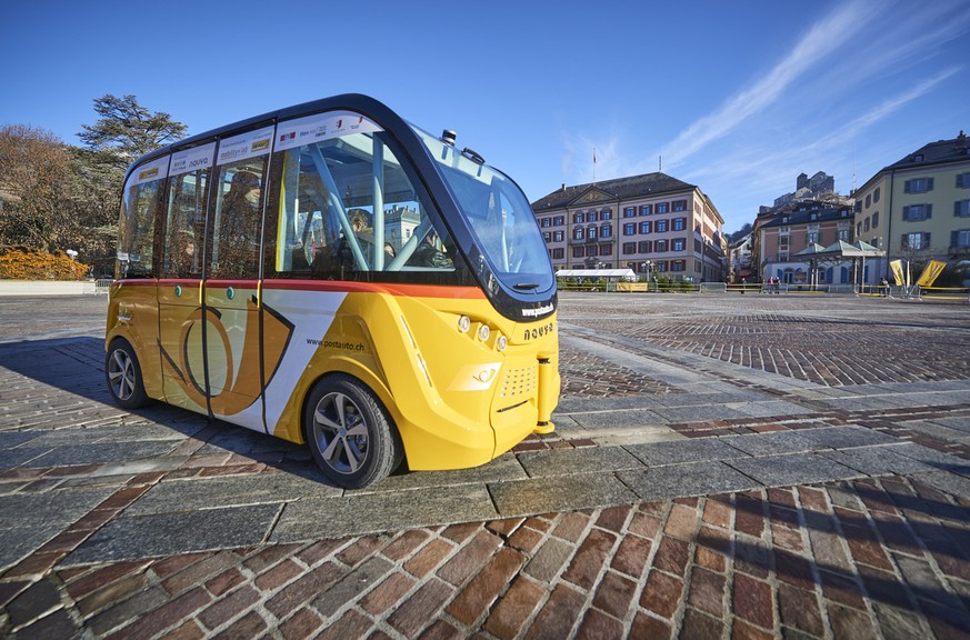 Solche fahrerlosen Mini-Postautos verkehren schon bald in Sitten.