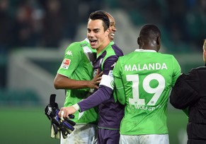 Diego Benaglio, Naldo und Junior Malanda nach dem Sieg gegen den HSV.