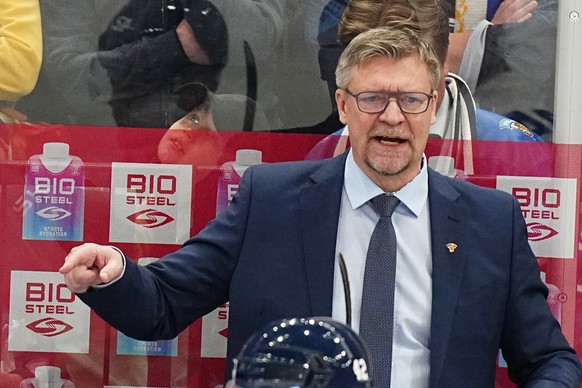 Finnish coach Jukka Jalonen gestures during the quarterfinal match between Canada and Finland at the World Ice Hockey Championships in Tampere, Finland, Thursday, May 25, 2023. (AP Photo/Pa…