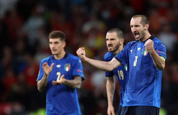 epa09327277 Giorgio Chiellini of Italy (R) reacts during the penalty shoot out during the UEFA EURO 2020 semi final between Italy and Spain in London, Britain, 06 July 2021. EPA/Carl Recine / POOL (RE ...