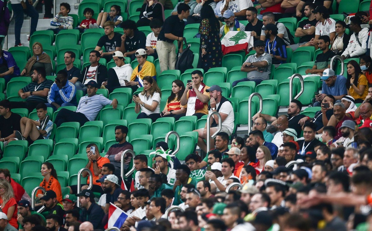 Mandatory Credit: Photo by Michael Zemanek/Shutterstock 13626368av General view of empty seats in the ground Senegal v Netherlands, FIFA World Cup, WM, Weltmeisterschaft, Fussball 2022, Group A, Footb ...