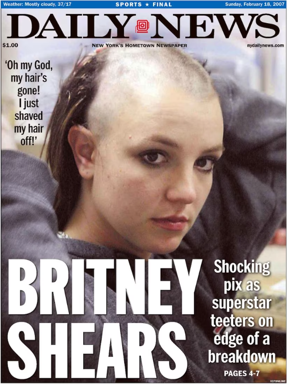 Britney Sprears rasiert sich den Kopf 2007.