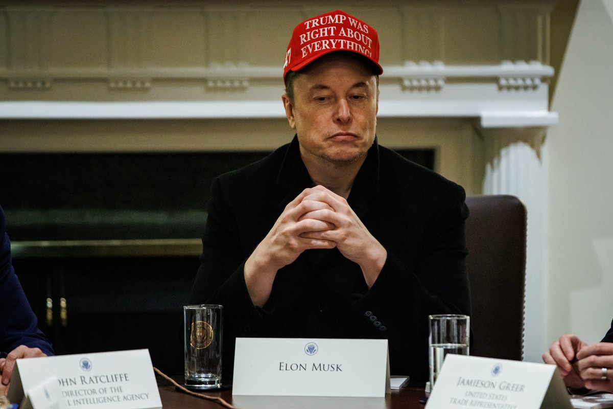 KEYPIX - epa11985762 Elon Musk, CEO of Tesla and senior advisor to the president of the United States, attends a meeting with President Trump and members of his cabinet in the White House Cabinet Room ...