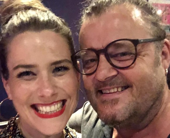 Büne Huber und die Autorin. Backstage. Irgendwo. Egal.