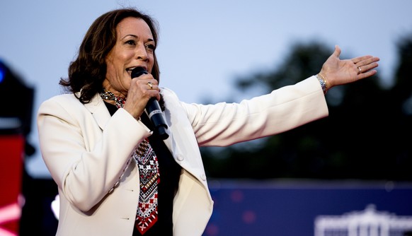 epa11458254 US Vice President Kamala Harris speaks during a Fourth of July celebration on the South Lawn of the White House in Washington, DC, USA, 04 July 2024. Biden&#039;s reelection campaign limpe ...