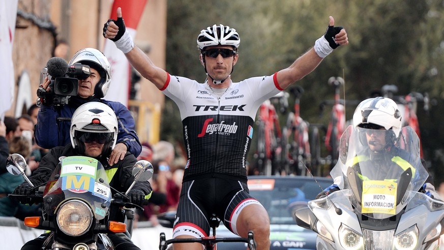 Daumen hoch: Cancellara holt sich in Portugal seinen zweiten Saisonsieg.<br data-editable="remove">