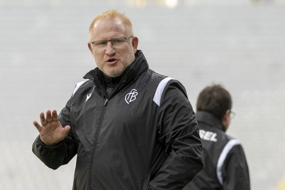 Basel&#039;s head coach Heiko Vogel during a training session the day before the UEFA Conference League semifinal first leg match between Italy&#039;s ACF Fiorentina and Switzerland&#039;s FC Basel 18 ...
