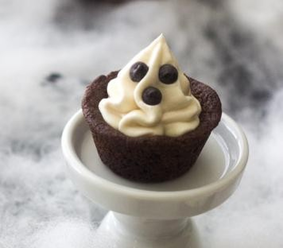 Gespenster Cupcake

https://imgur.com/gallery/easy-to-make-halloween-style-snacks-thppf#/t/halloween_food