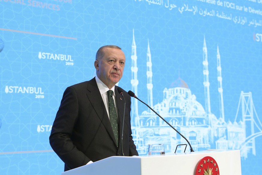 Turkey&#039;s President Recep Tayyip Erdogan speaks during a meeting of the Organization of Islamic Cooperation (OIC), in Istanbul. Monday, Dec. 9, 2019. (Presidential Press Service via AP, Pool)