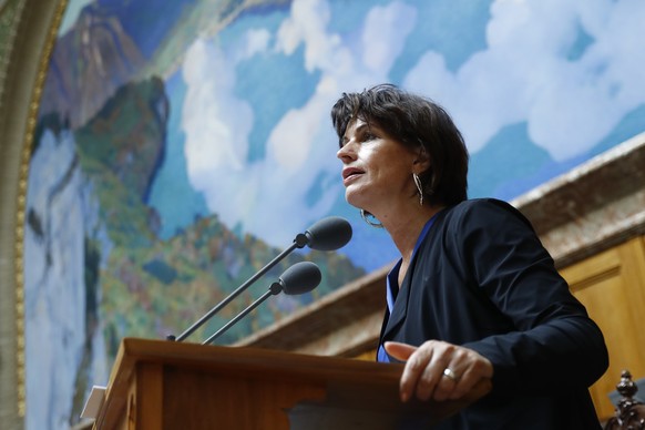 Bundespraesidentin Doris Leuthard spricht waehrend einer Debatte im Nationalrat, waehrend der Sommersession der Eidgenoessischen Raete, am Montag, 29. Mai 2017 in Bern. (KEYSTONE/Peter Klaunzer)