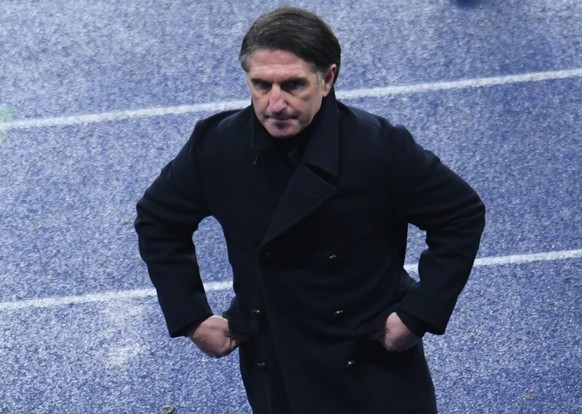 epa08960639 Hertha's head coach Bruno Labbadia before the German Bundesliga soccer match between Hertha BSC Berlin and SV Werder Bremen in Berlin, Germany, 23 January 2021. EPA/ANNEGRET HILSE / POOL C ...