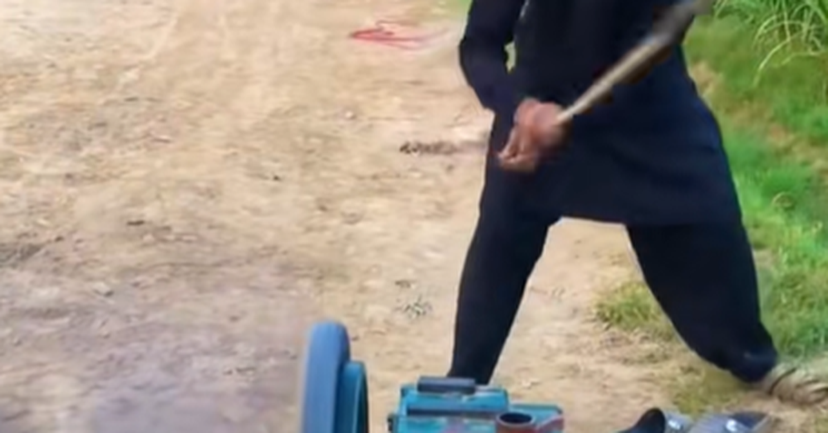 Fliegende Reifen aus Pakistan begeistern das Internet