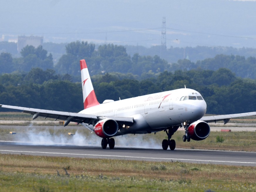 Fliegen soll teurer werden: Die Umweltkommission des Ständerates will eine Flugticketabgabe einführen. (Symbolbild)