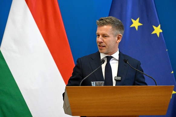 epa13015223 Hungarian Prime Minister Peter Magyar speaks during a joint press conference with Irish Prime Minister Micheal Martin (not pictured) following their meeting in the Ministry of Foreign Affa ...