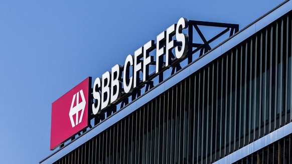 ZU DEN JAHRESZAHLEN DER SCHWEIZERSCHEN BUNDESBAHNEN, SBB, STELLEN WIR IHNEN HEUTE, 20. MAERZ 2018, FOLGENDES BILDMATERIAL ZUR VERFUEGUNG - Das Logo der SBB fotografiert an deren Hauptsitz fotografiert ...