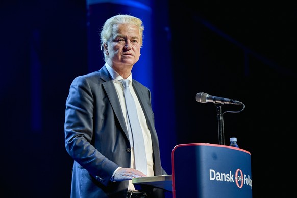 epa12409887 Dutch politician Geert Wilders, leader of Party for Freedom (PVV), speaks during the Danish People's Party annual meeting in Viborg, Denmark, 27 September 2025. The 30th anniversary o ...