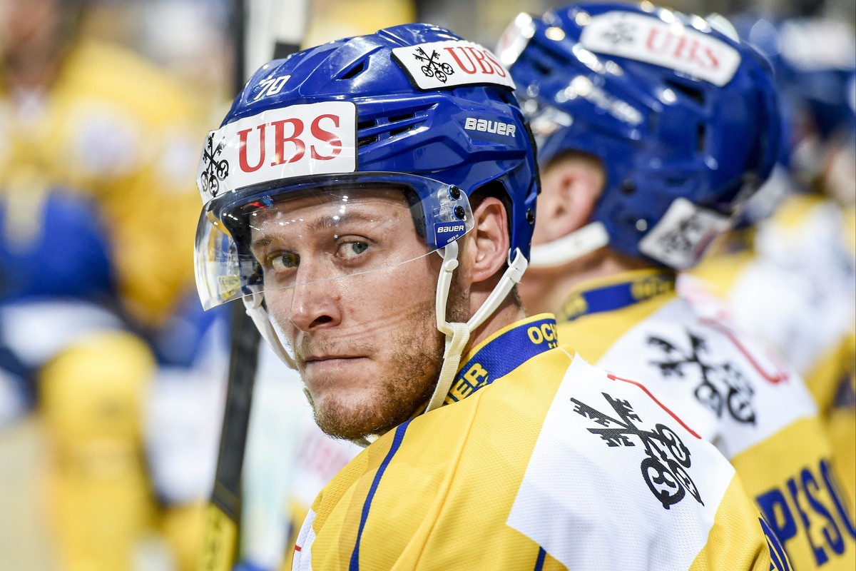 Davos' Enzo Corvi during the game between TPS Turku and HC Davos, at the 93th Spengler Cup ice hockey tournament in Davos, Switzerland, Sunday, December 29, 2019. (KEYSTONE/Melanie Duchene)