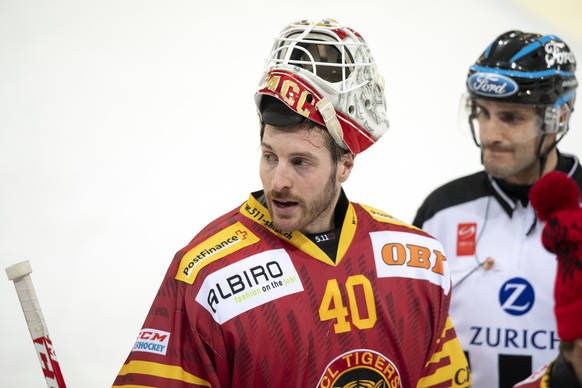 Langnaus Torhueter Damiano Ciaccio jubeln nach dem Sieg (4-0), beim Eishockey Meisterschaftsspiel der National League zwischen dem SCL Tigers und dem EHC Biel, am Freitag 11. Januar 2019 im Ilfisstadi ...