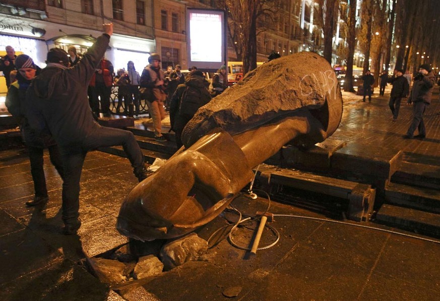 Fusstritt für Lenin: Die gestürzte Statue in der Hauptstadt Kiew.&nbsp;