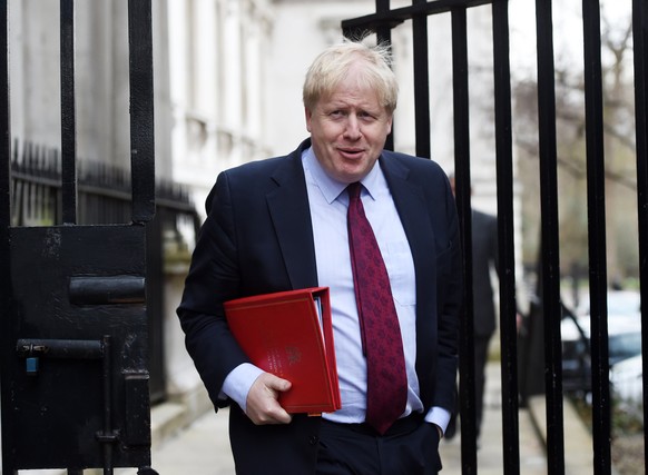 epa06483503 British Foreign Secretary, Boris Johnson arrives to a cabinet meeting on Brexit at 10 Downing street in London, Britain, 29 January 2018. EPA/FACUNDO ARRIZABALAGA