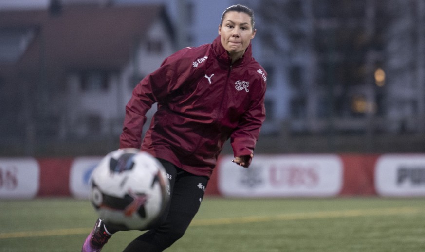 epa11903470 Switzerland player Ramona Bachmann participates in a training session of the Swiss national team in Rapperswil-Jona, Switzerland, 17 February 2025. Switzerland prepare for UEFA Women&#039; ...