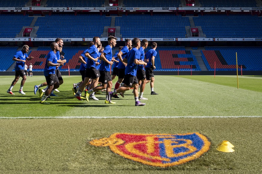 Basel&#039;s players during a training session a day before the UEFA Europa League third qualifying round second leg match between Switzerland&#039;s FC Basel 1893 and Netherland&#039;s Vitesse in the ...