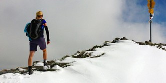 Auf alten Schmugglerpfaden der Schweizer Grenze entlang tanzen (gibt's auch ohne Schnee)
