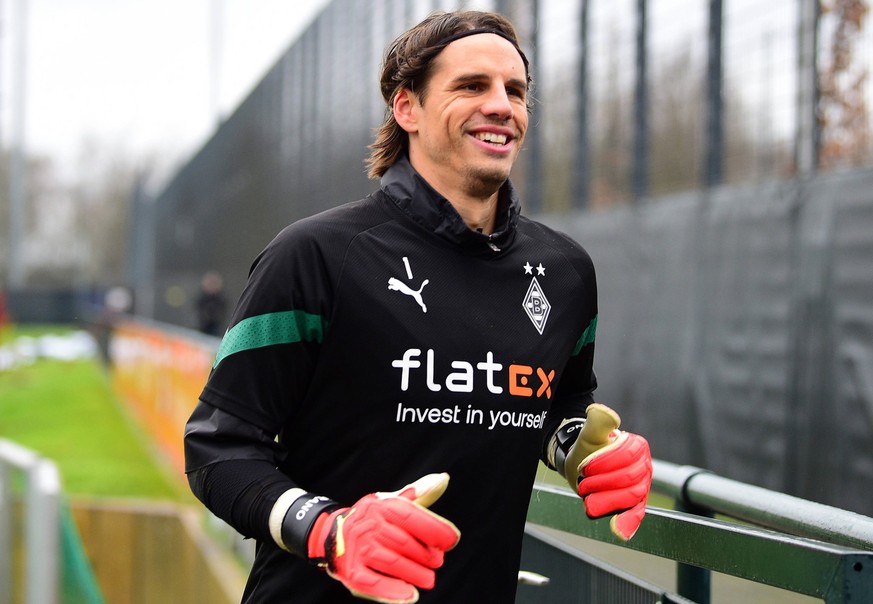 04.01.2023 Moenchengladbach Fussball, Herren, Saison 2022/2023, Training Borussia Moenchengladbach Torwart Yann Sommer Gladbach DFL regulations prohibit any use of photographs as image sequences and/o ...