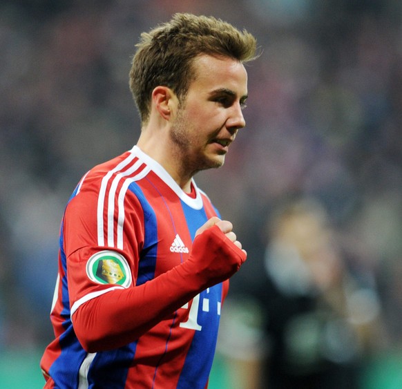 epa04648018 Bayern Munich&#039;s Mario Goetze reacts after scoring the 2-0 lead during the German DFB Cup round of 16 soccer match between Bayern Munich and Eintracht Braunschweig in Munich, Germany,  ...