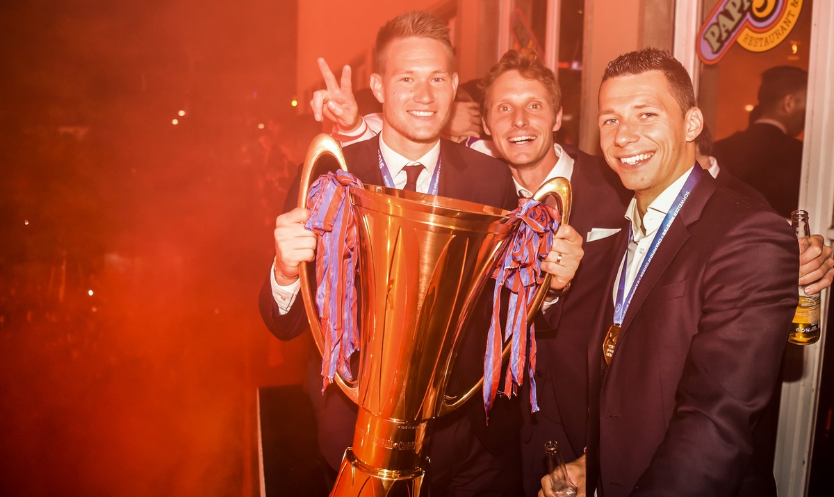 25.05.2016; Basel; Fussball Super League - FC Basel - Grasshopper Club Zuerich;Torhueter Tomas Vaclik (Basel) Torhueter Germano Vailati (Basel) Marek Suchy (Basel) mt Pokal (pool fcb/freshfocus)