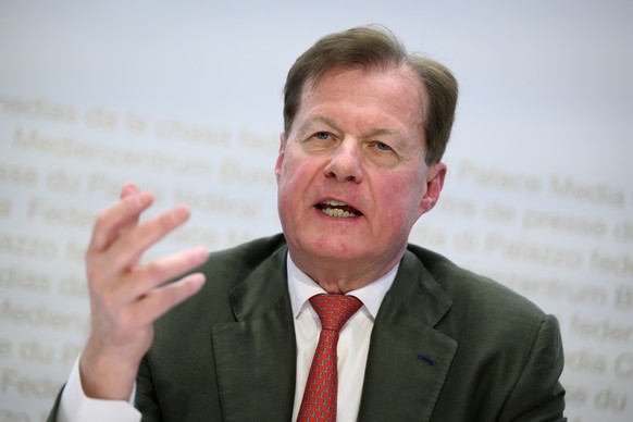 Stephan Rietiker, Praesident Pro Schweiz, spricht an einer Medienkonferenz von Pro Schweiz ueber das Thema &quot;Schluss mit der Profilierungssucht auf Kosten unserer bew�hrten Neutralitaet&quot;, am  ...