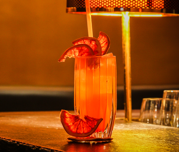 campari amalfi cocktail drink alkohol trinken italien aperitif https://h-e-a-r-t.me/wp-content/uploads/2018/05/180508_square1500px_campari_amalfi_01.png