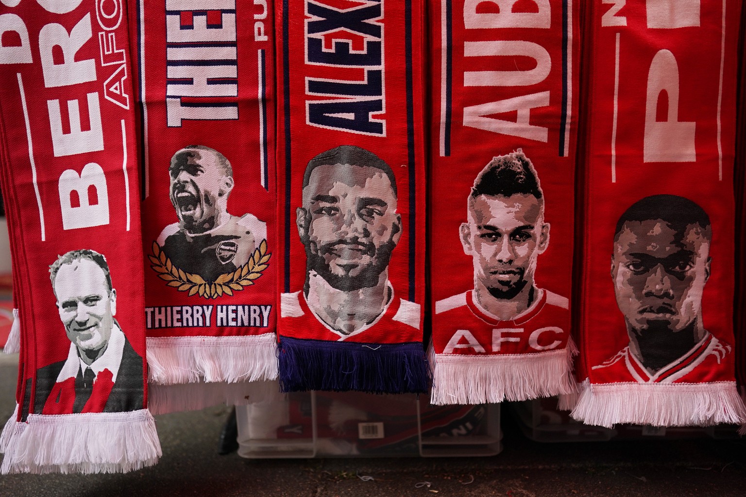 epa07810122 Scarfs on sale ahead of the English Premier League soccer match between Arsenal FC and Tottenham Hotspur in London, Britain, 01 September 2019. EPA/WILL OLIVER EDITORIAL USE ONLY. No use w ...