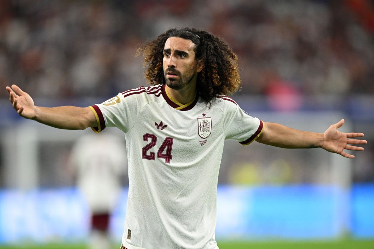 epa13111785 Marc Cucurella of Spain gestures during the FIFA World Cup 2026 semifinals match France against Spain, in Dallas, Texas, USA, 14 July 2026. EPA/ALBERT PENA