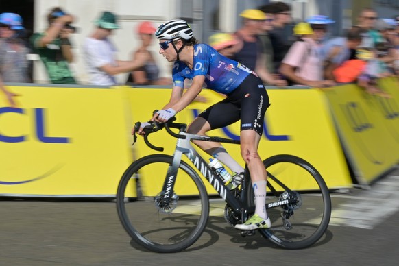 Switzerland's Marlen Reusser competes during the ninth stage of the Women's Tour de France cycling race (Tour de France Femmes) in Nice, France, Sunday, Aug. 9, 2026. (AP Photo/Philippe Mago ...