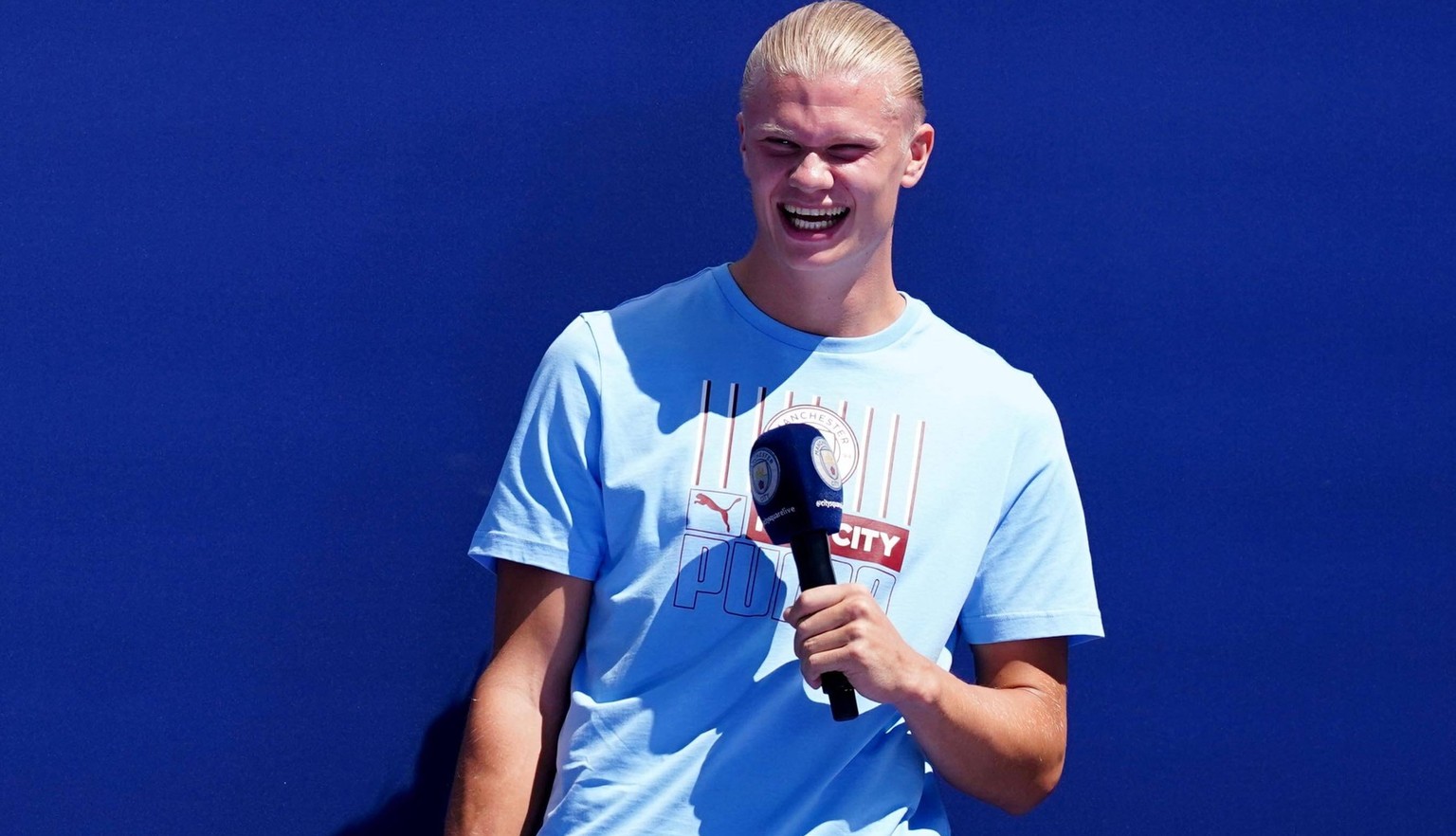 Erling Haaland hatte bei seiner Vorstellung vor den Fans sichtlich Spass.