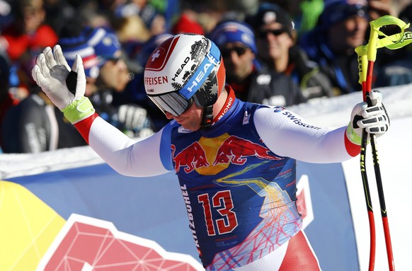 Alpine Skiing - FIS Alpine Skiing World Cup - Men&#039;s Downhill Race - Kitzbuehel, Austria - 21/01/17 - Beat Feuz of Switzerland reacts at the finish line. REUTERS/Leonhard Foeger