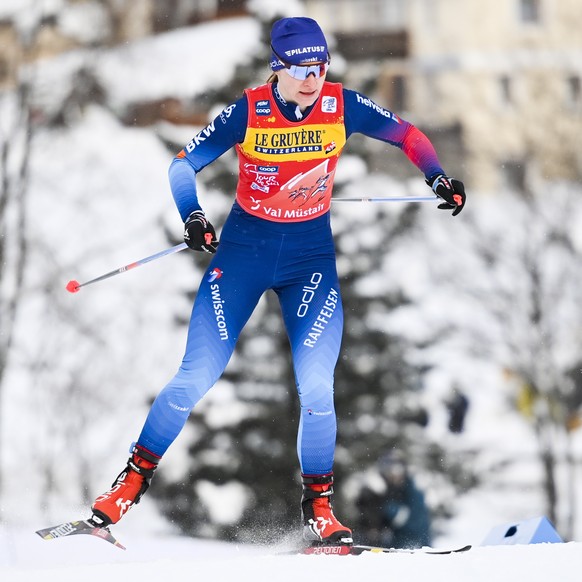 epa08913873 Nadine Faehndrich of Switzerland in action during the Women&#039;s Sprint Free qualification of the first stage of the Tour de Ski, in Tschierv, Val Muestair, Switzerland, 01 January 2021. ...