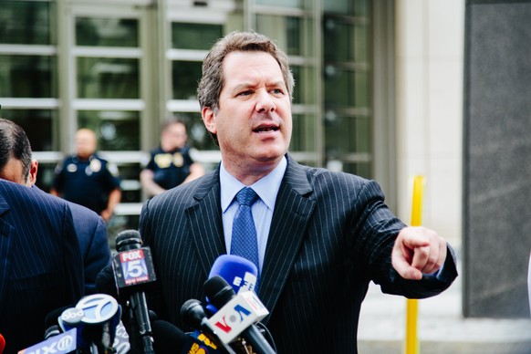 epa06144360 Jeffrey Lichtman, lawyer for Mexican drug lord Joaquin &#039;El Chapo&#039; Guzman speaks with media outside the United States Federal Courthouse in Brooklyn, New York, USA, 14 August 2017 ...