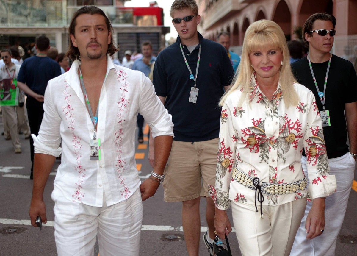 Ivana Trump (re., USA/Ex-Ehefrau von Donald Trump) mit ihrem Freund Rossano Rubicondi (ITA) am Rand des Formel Eins Grand Prix von Monte Carlo