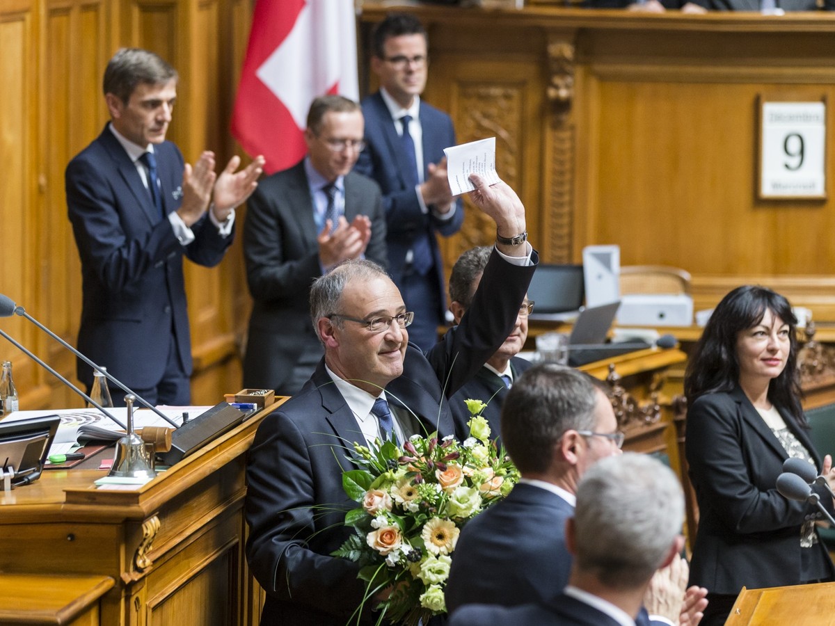 <p>Am 9. Dezember 2015 wählte das Parlament Guy Parmelin zum neuen Bundesrat.</p>