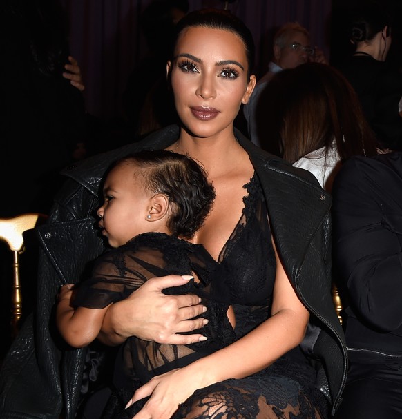 Kim Kardashian mit North, die vielleicht bald eine eigene Insel besitzt.