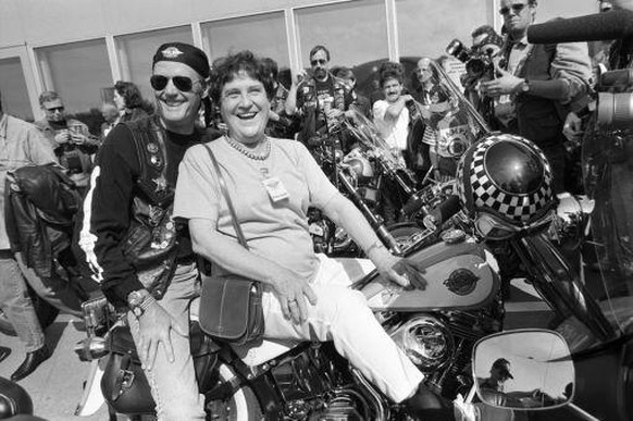 Vor 10 Jahren starb ZÃ¼richs Â«Mutter CourageÂ»\nDie Nanny vom Easy Rider Peter.
Sie war halt schon ne Nummer.