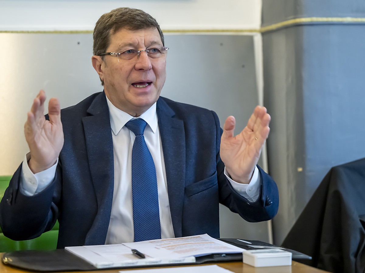 Le conseiller aux Etats MCG Mauro Poggia a pr�sent� mercredi la nouvelle initiative l�gislative visant � limiter le nombre de frontaliers travaillant � l'Etat de Gen�ve. Seuls les Suisses ou les  ...