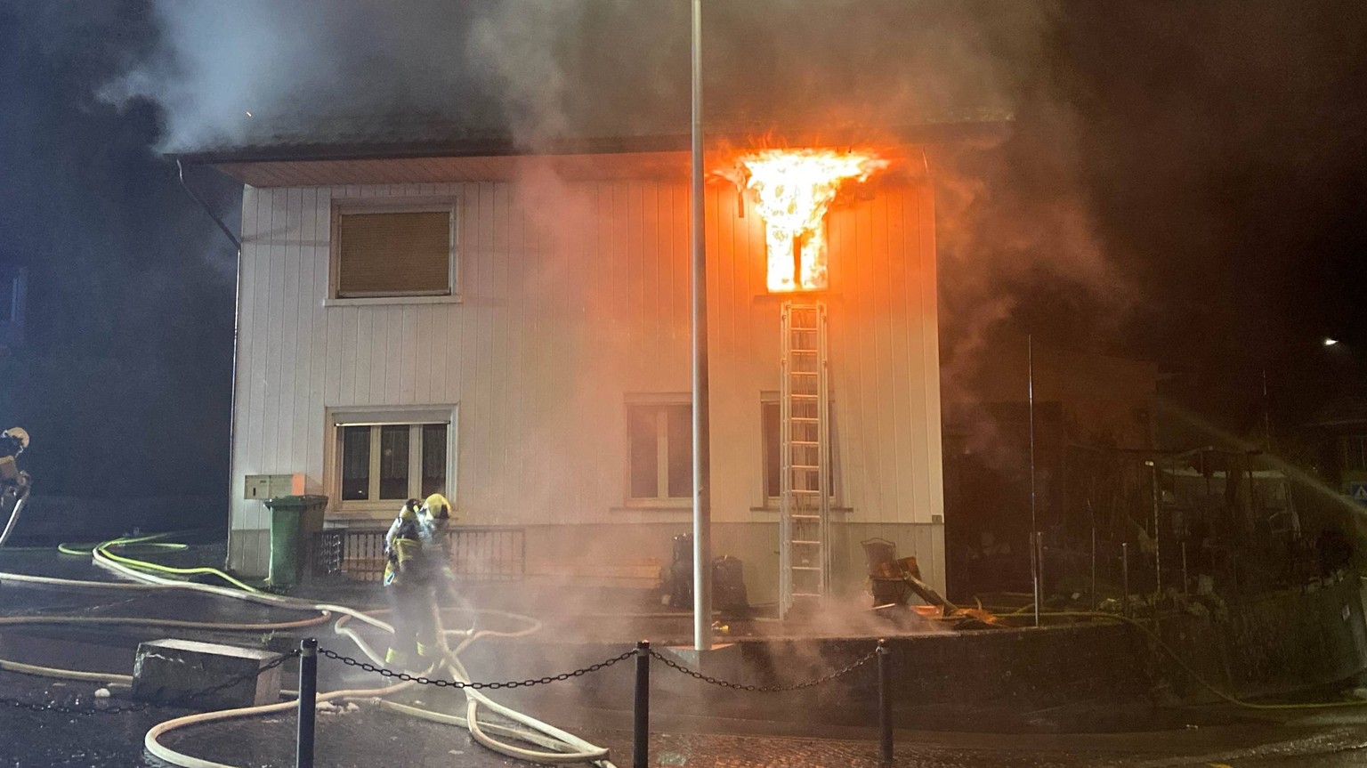 Wolfwil: Brand in Mehrfamilienhaus