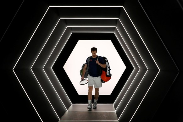 Tennis - Paris Masters tennis tournament men&#039;s singles quarterfinals - Tomas Berdych of Czech Republic v Andy Murray of Britain - Paris, France - 4/11/2016 - Murray arrives. REUTERS/Gonzalo Fuent ...