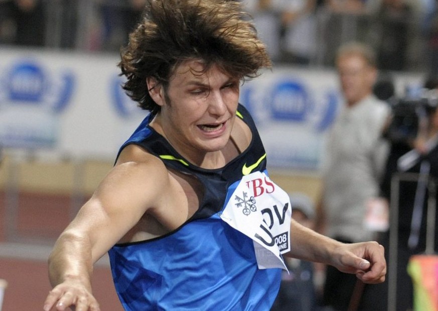 Russian Ivan Ukhov aborts a jump during the men&#039;s high jump competition at the Athletissima athletics meeting in the Stade Olympique in Lausanne, Switzerland, Tuesday, September 2, 2008. (KEYSTON ...